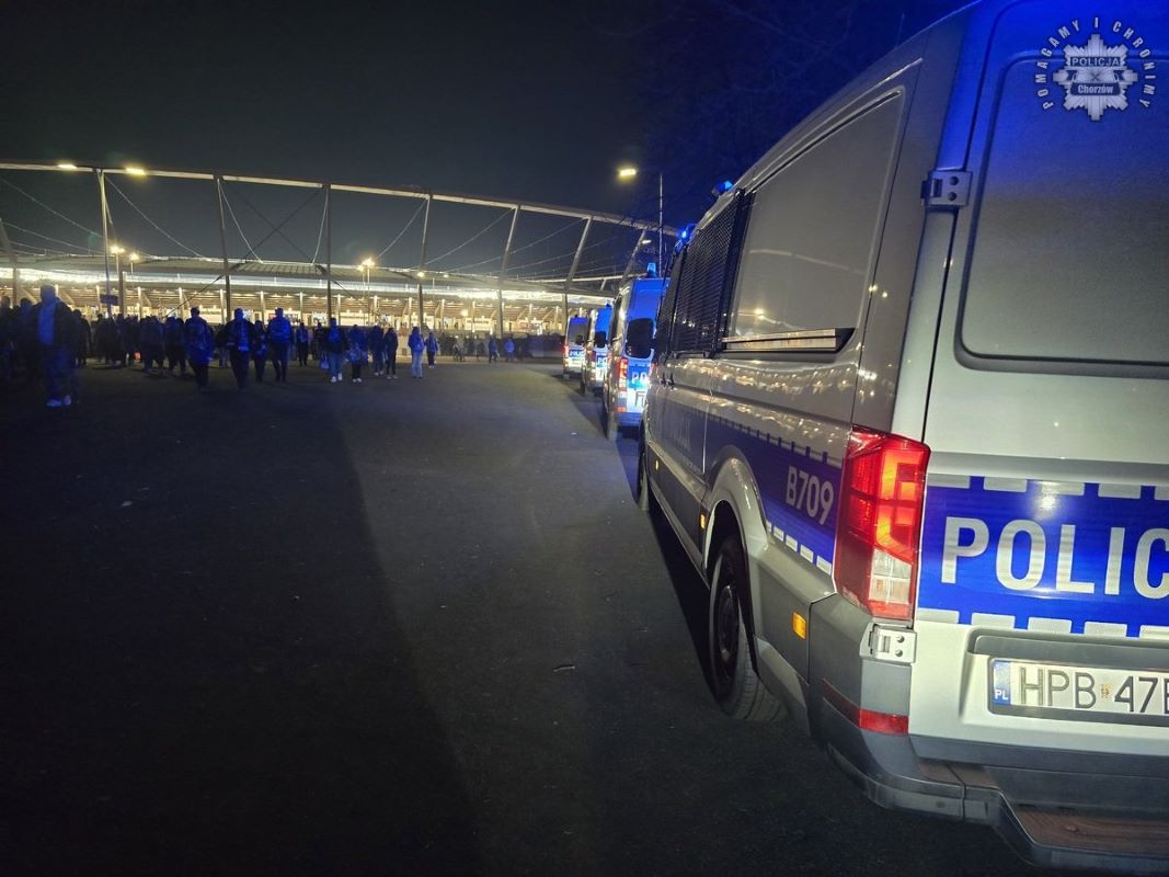 Mecz na Stadionie Śląskim pod nadzorem policji. Kilka naruszeń przepisów