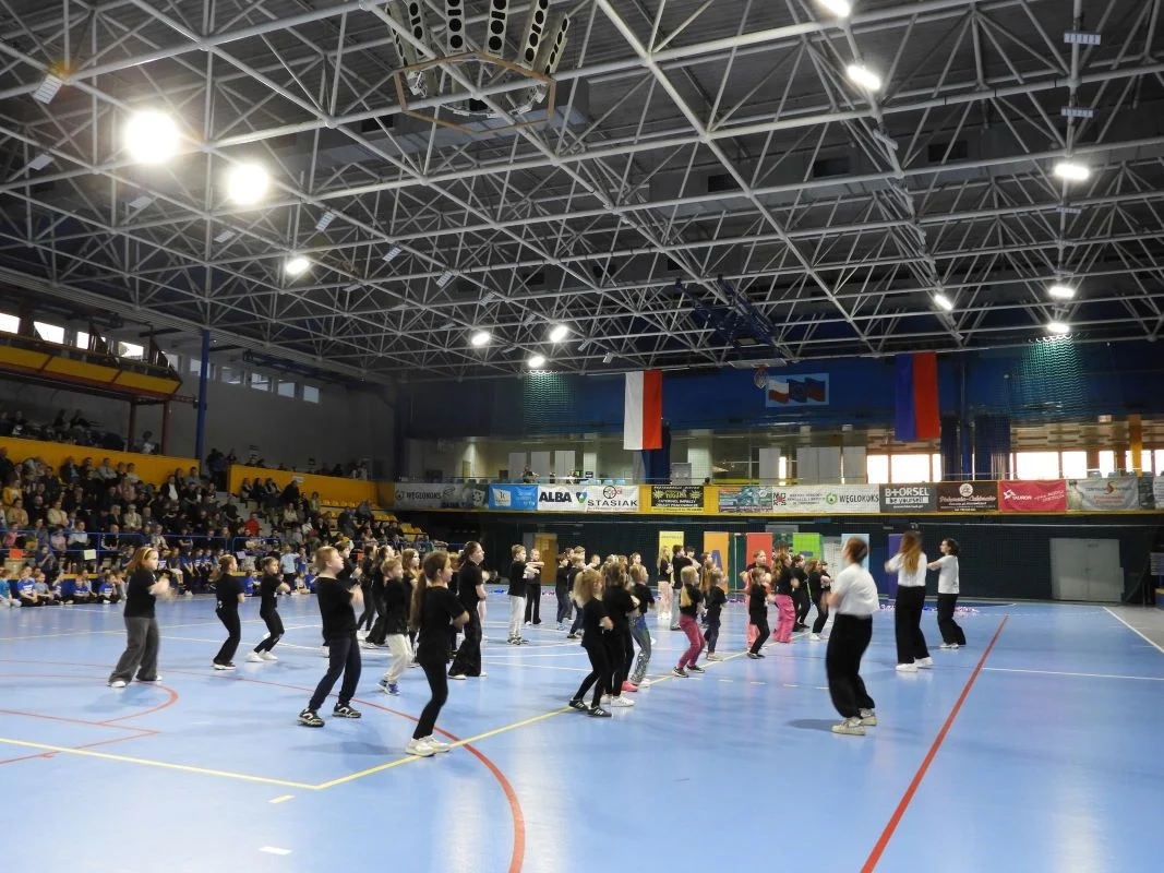 MORiS Chorzów tętnił życiem. Turnieje, sauna i taneczne show!