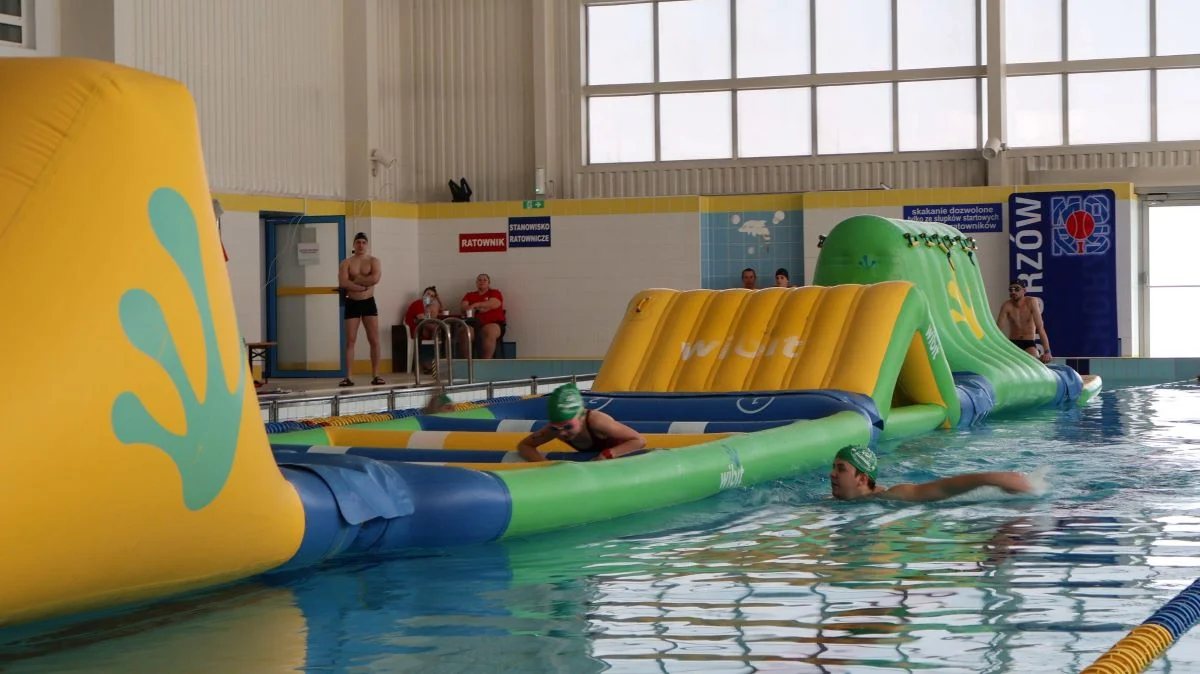 W Chorzowie świętowano Światowy Dzień Wody: rodzinna rywalizacja na basenie