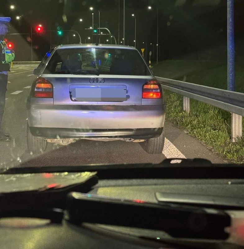 40-latek z czterema zakazami i alkoholem za kierownicą