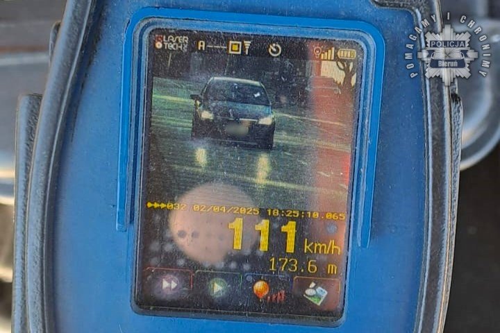 18-latek zatrzymany przez bieruńską drogówkę za przekroczenie prędkości o 61 km/h!