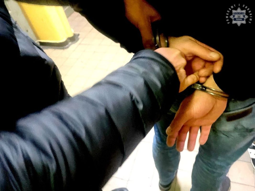 Policjanci z Katowic i Bytomia udaremnili przemyt 24 kg narkotyków