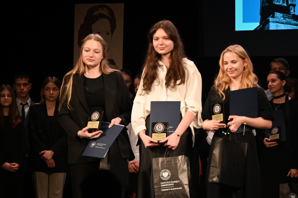 W kręgu poezji i prozy lagrowej więźniarek KL Ravensbruck im. Wandy Półtawskiej 23