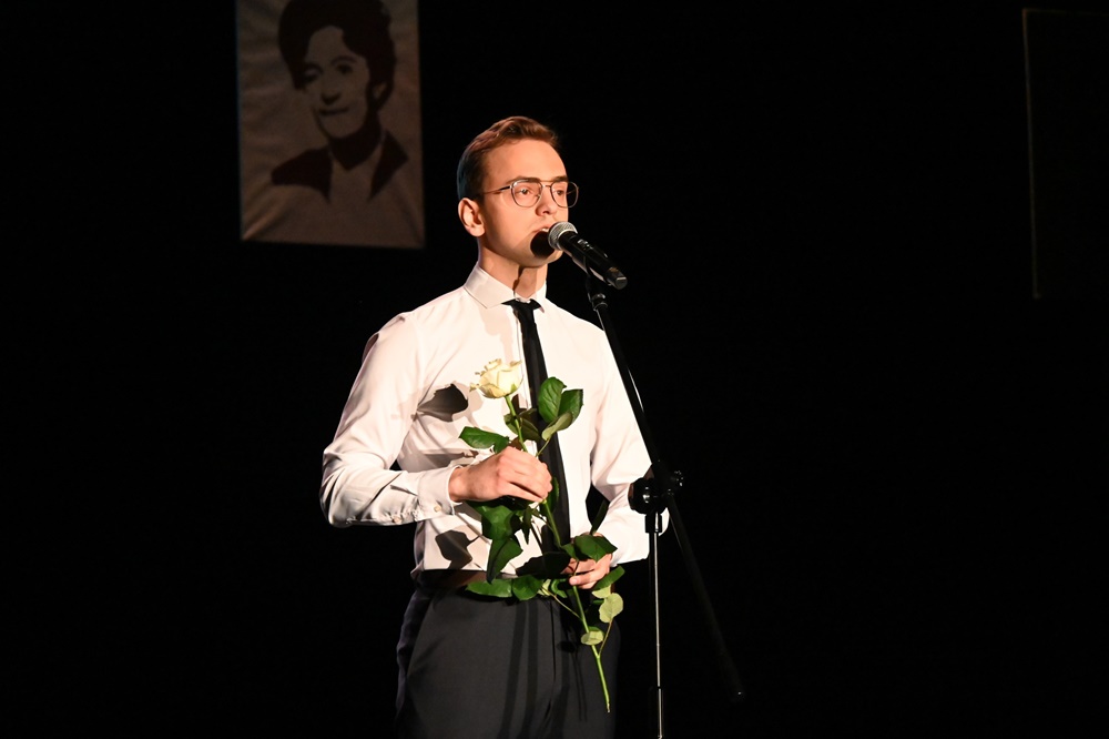 W kręgu poezji i prozy lagrowej więźniarek KL Ravensbruck im. Wandy Półtawskiej 36