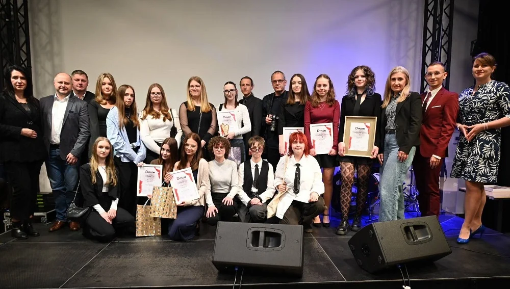 Talenty z Rudy Śląskiej zachwyciły podczas wernisażu "Sercem Malowane" [FOTO]