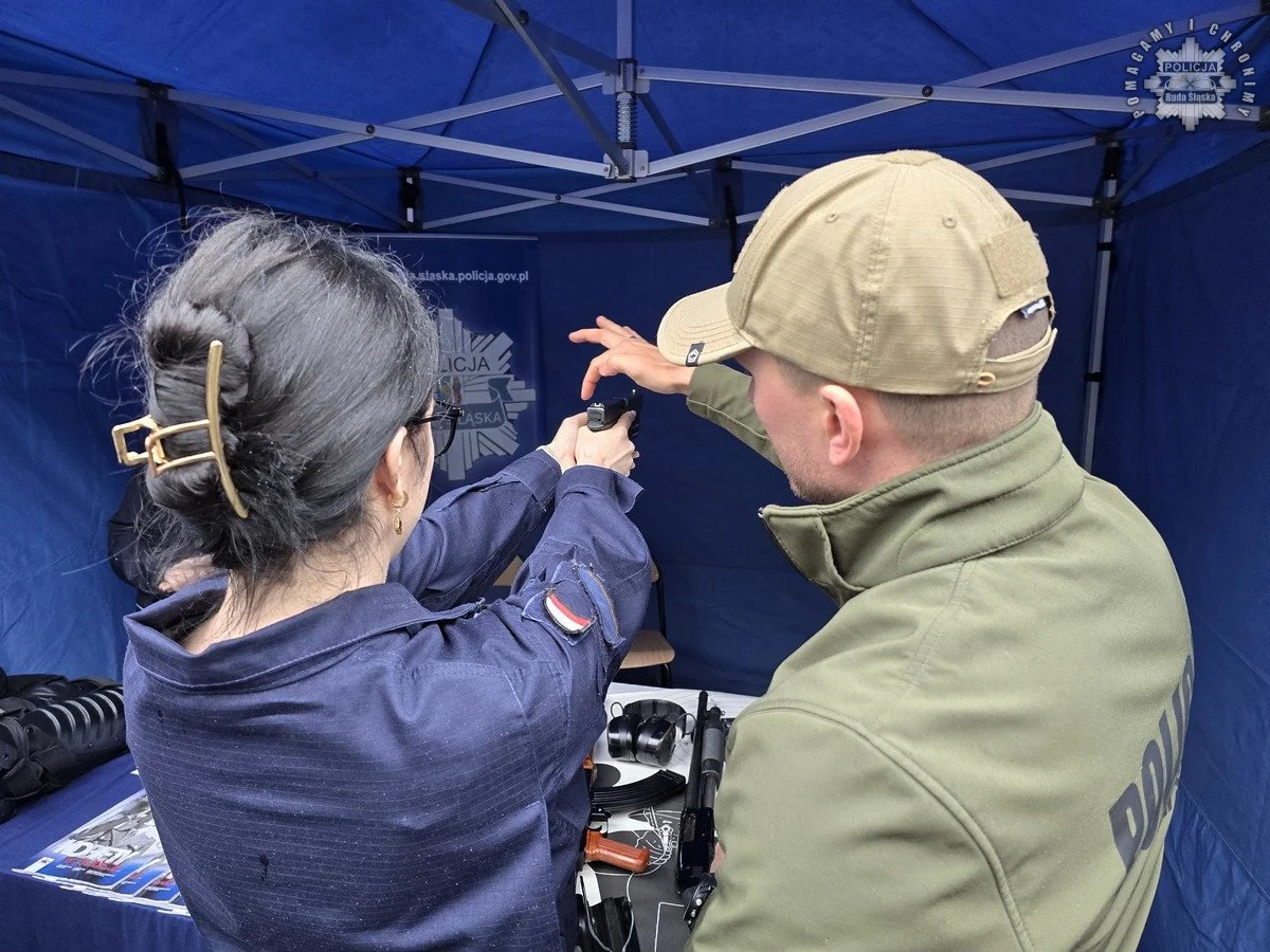 Mundurowe dni otwarte w Rudzie Śląskiej: poznawali pracę policjantów