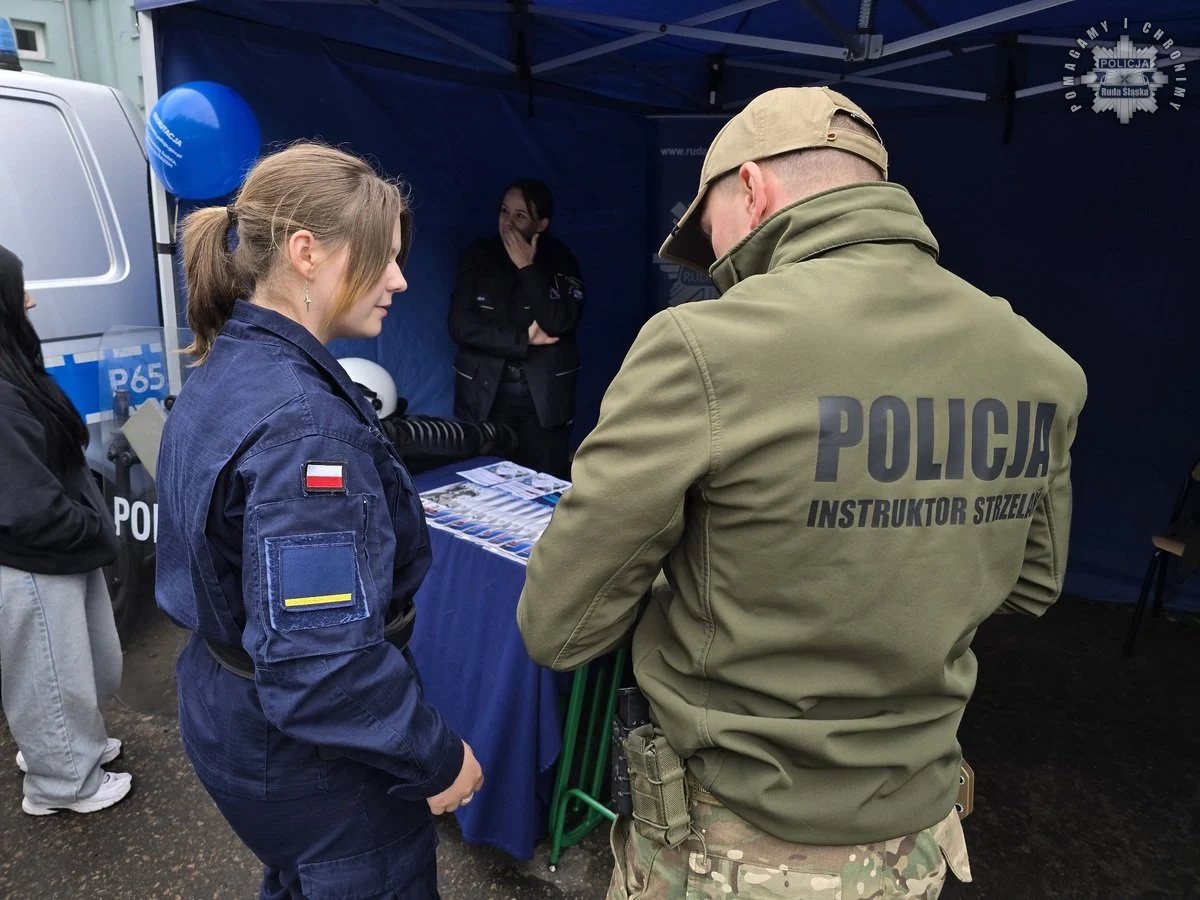 Mundurowe dni otwarte w Rudzie Śląskiej: poznawali pracę policjantów