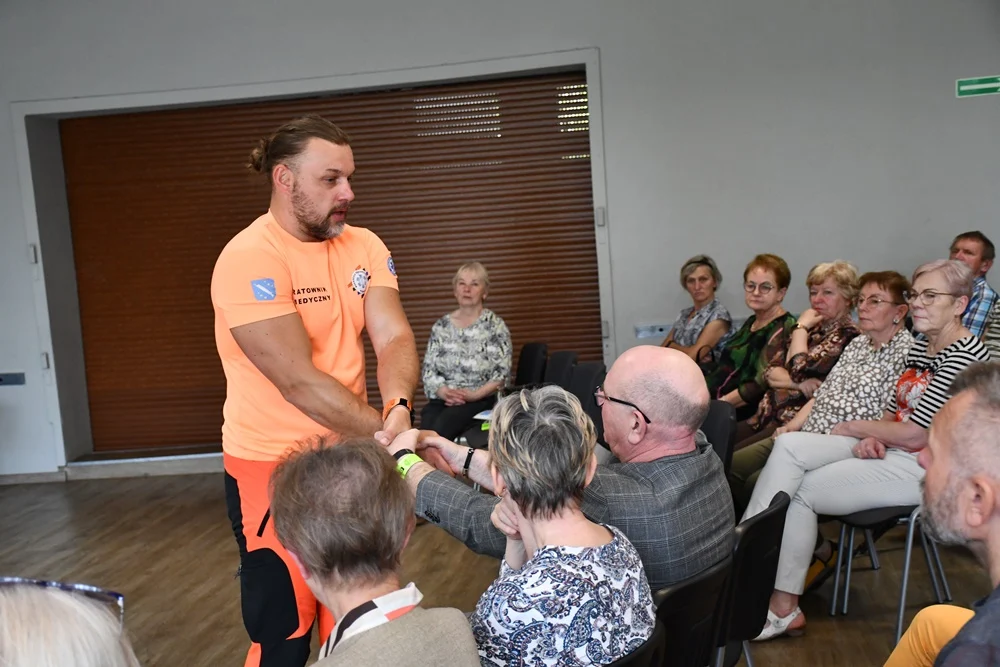 "Śląskie dla Seniora": Seniorzy z Rudy Śląskiej uczyli się, jak ratować życie