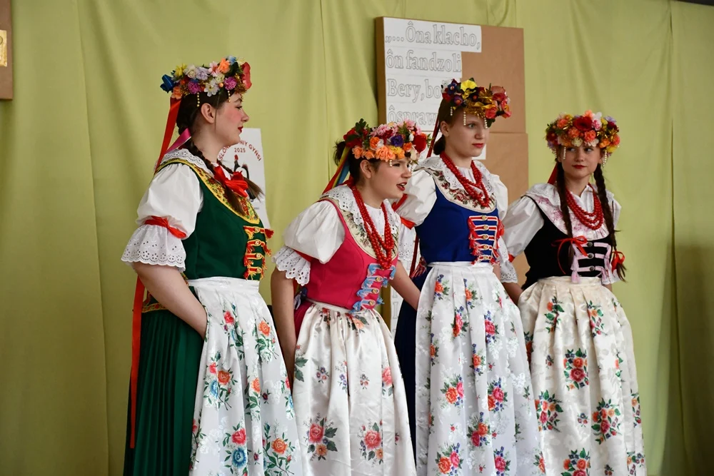 Jubileuszowy konkurs „Ślōnzoki niy gyńsi” w Rudzie Śląskiej: Młodzi pielęgnują śląską mowę