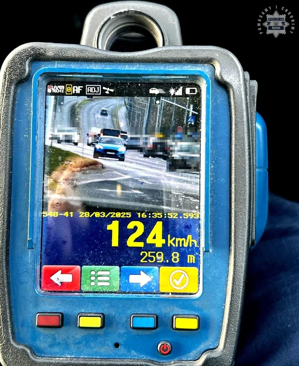 24-latek pędził 124 km/h w terenie zabudowanym – zapłacił 5000 zł mandatu