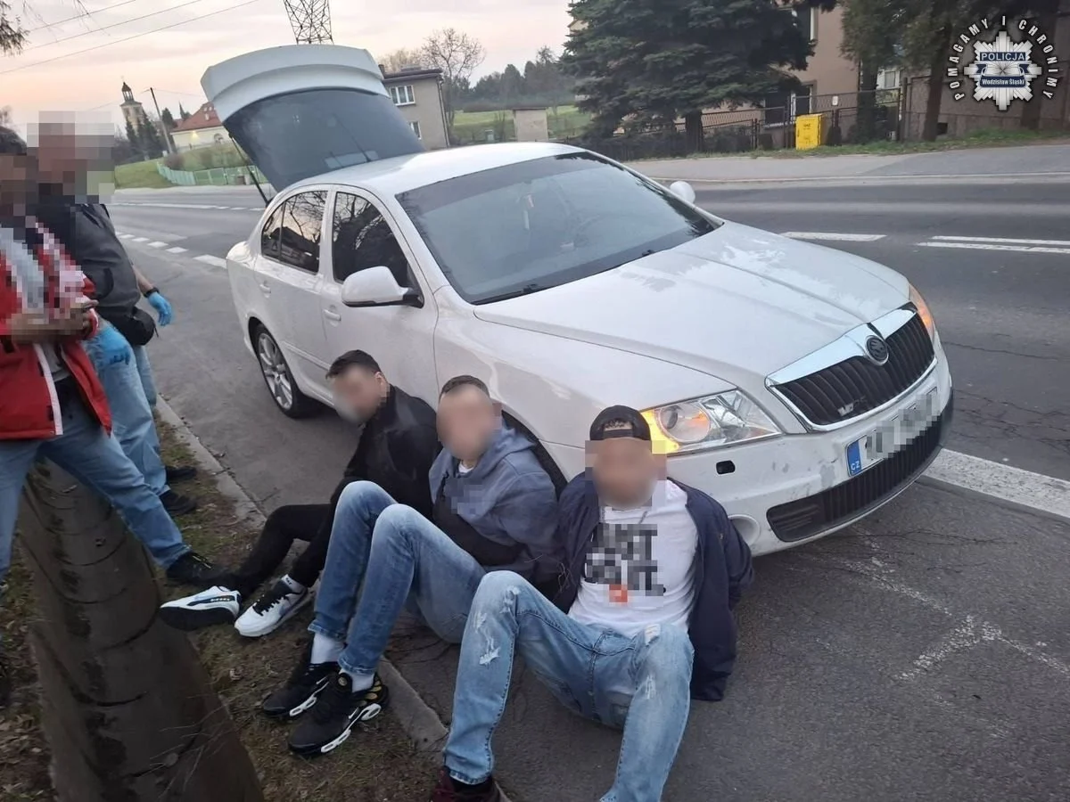 Włamanie do sklepu w Wodzisławiu. Obywatele Czech zatrzymani z narkotykami