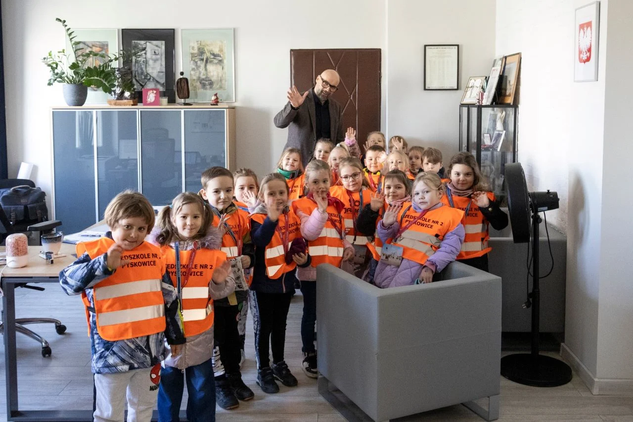 Dzieci z Przedszkola nr 2 w Pyskowicach odwiedziły urząd miejski