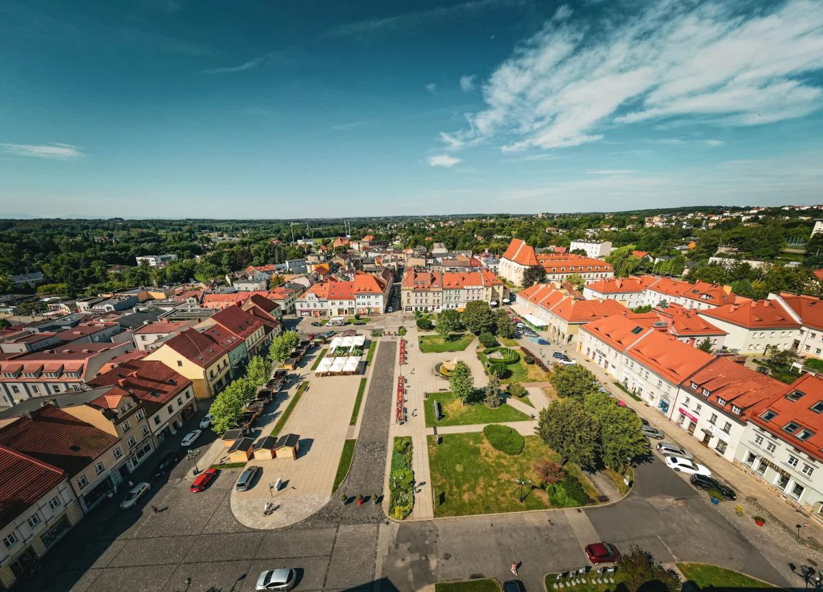 Zmiany na wodzisławskim rynku – nowe zasady organizacji ruchu od maja 2025