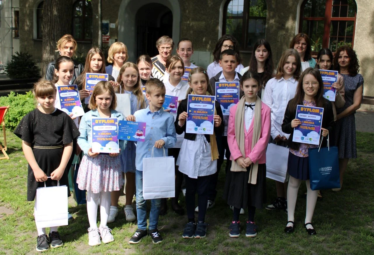 Konkurs Pięknego Czytania w Łaziskach Górnych – młodzi czytelnicy zachwycili jury [FOTO]