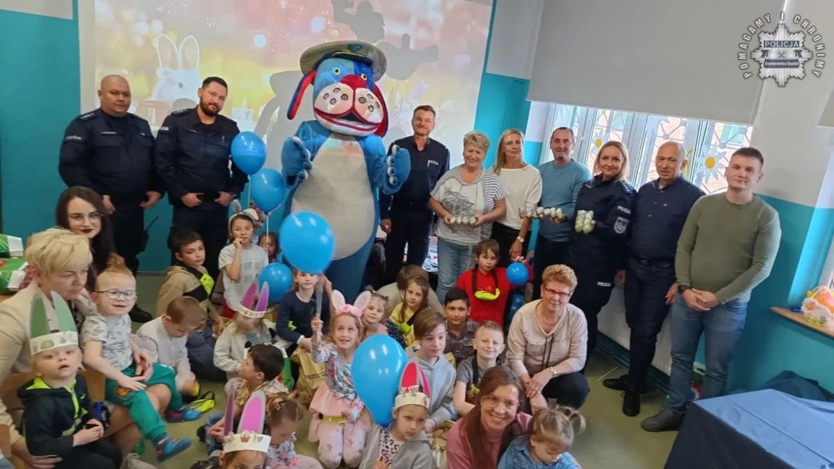 Policjanci uczą dzieci, jak spędzić bezpieczne Święta w Siemianowicach Śląskich