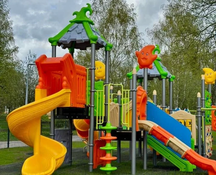 Plac zabaw przy ul. Partyzantów zdewastowany