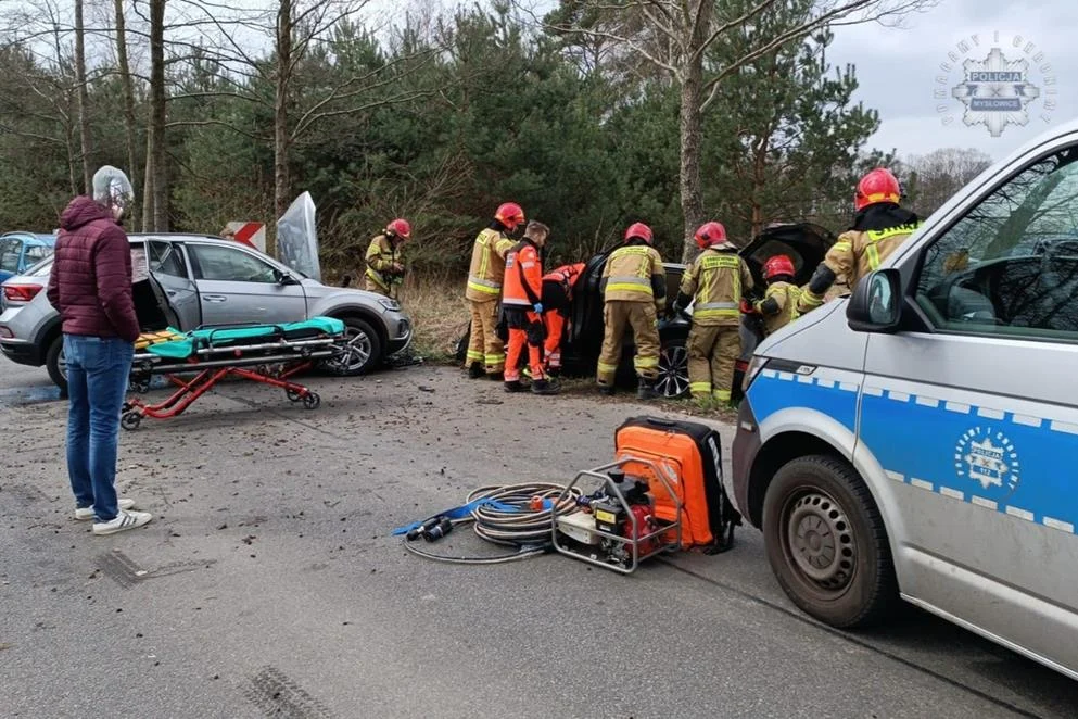 Groźny wypadek na ul. Murckowskiej. Trzy osoby w szpitalu