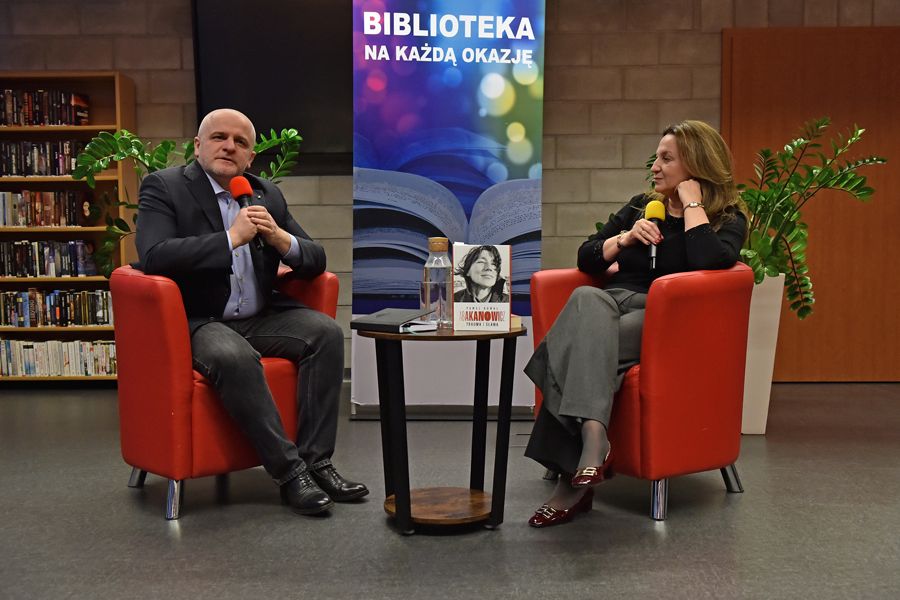 Spotkanie z Pawłem Kowalem w bibliotece