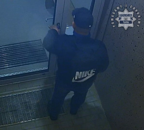 Włamanie przy Cmentarnej – mundurowi szukają sprawcy