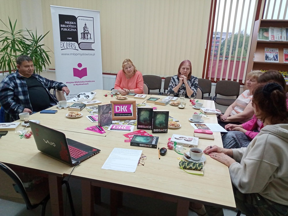 Dyskusyjny Klub Książki o „Biegaczu” Piotra Bojarskiego i wspomnieniach PRL-u