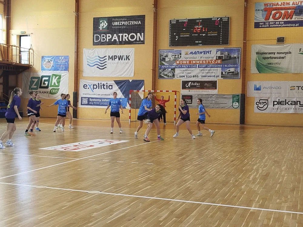 Zawody rejonowe w piłce ręcznej – Mistrzowie Piekar Śląskich awansują do półfinałów