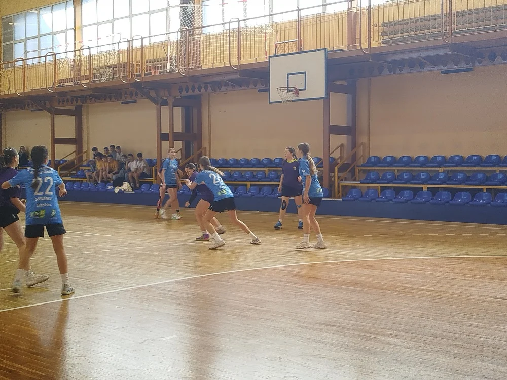 Zawody rejonowe w piłce ręcznej – Mistrzowie Piekar Śląskich awansują do półfinałów