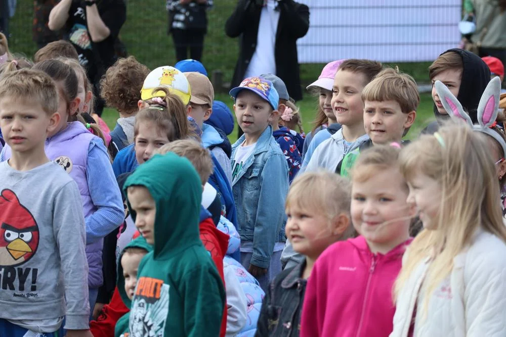 Wielkanocne zbieranie jajek na stadionie MOSiR / fot. MOSiR Piekary Śląskie