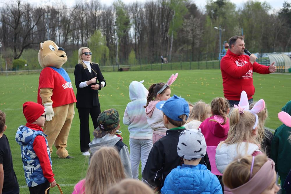 Wielkanocne zbieranie jajek na stadionie MOSiR / fot. MOSiR Piekary Śląskie