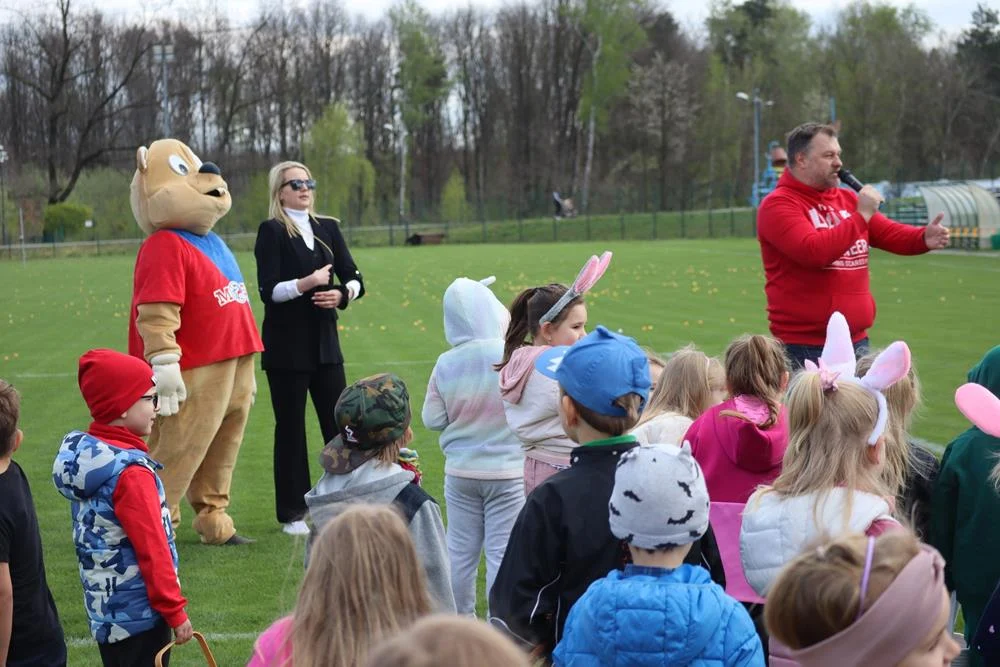 Wielkanocne zbieranie jajek na stadionie MOSiR / fot. MOSiR Piekary Śląskie