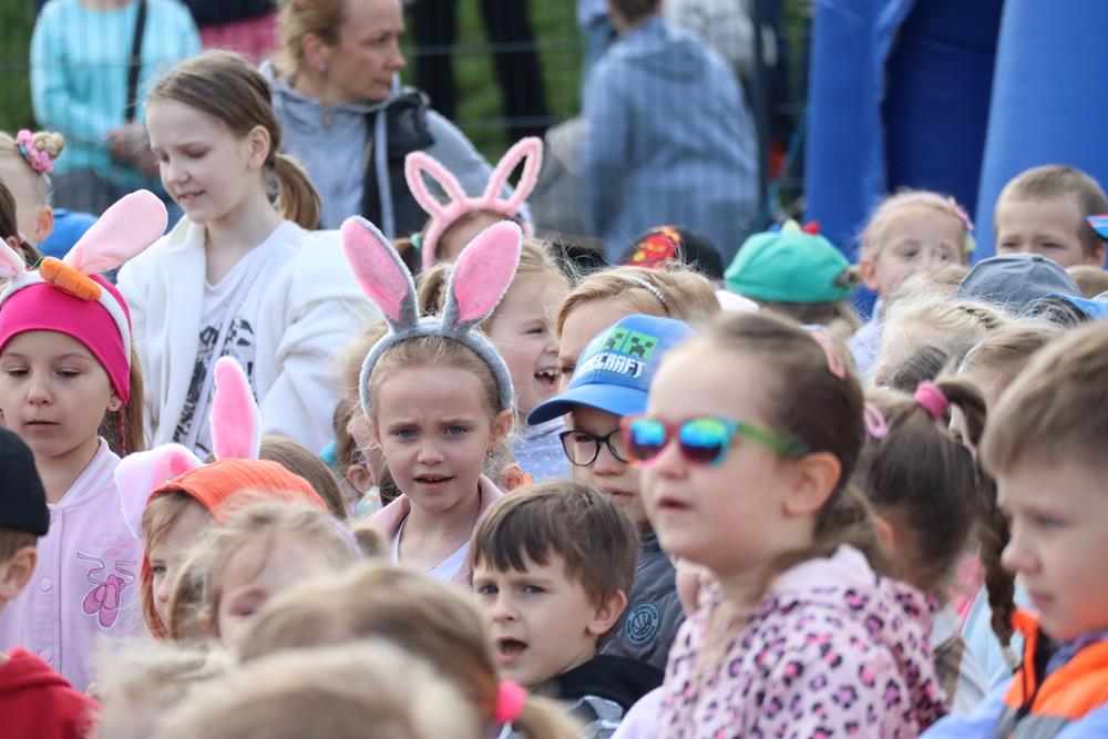 Wielkanocne zbieranie jajek na stadionie MOSiR / fot. MOSiR Piekary Śląskie