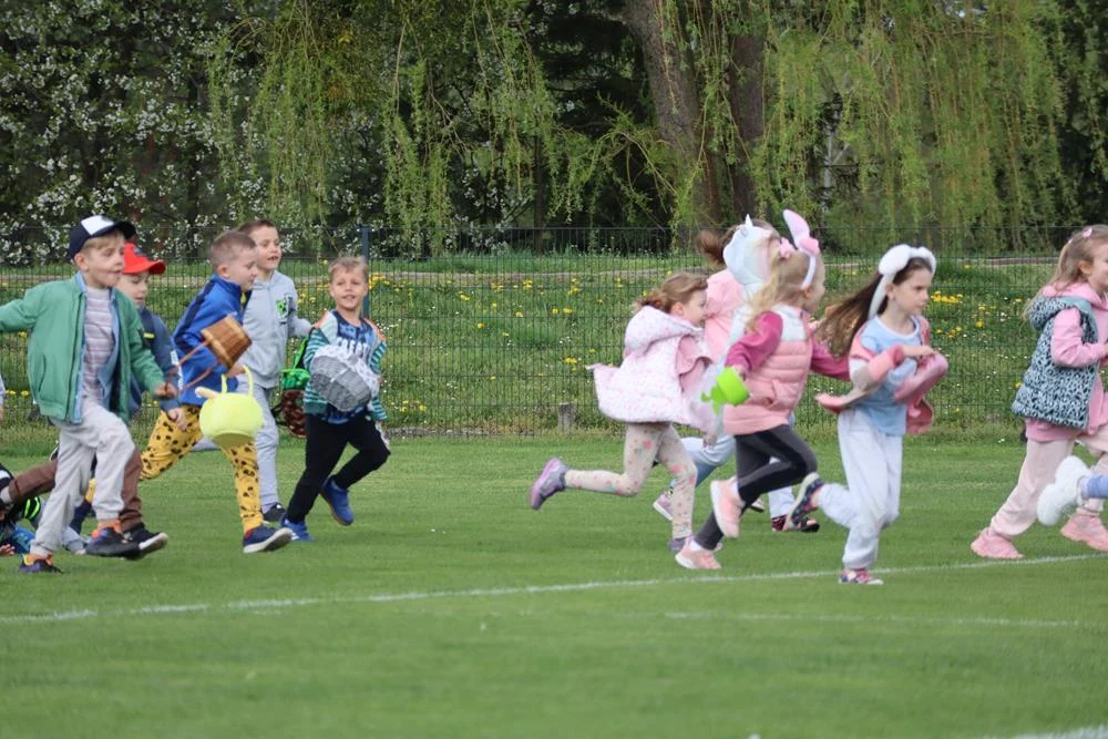 Wielkanocne zbieranie jajek na stadionie MOSiR / fot. MOSiR Piekary Śląskie