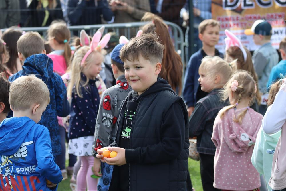 Wielkanocne zbieranie jajek na stadionie MOSiR / fot. MOSiR Piekary Śląskie