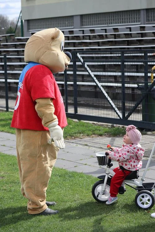 Wielkanocne zbieranie jajek na stadionie MOSiR / fot. MOSiR Piekary Śląskie