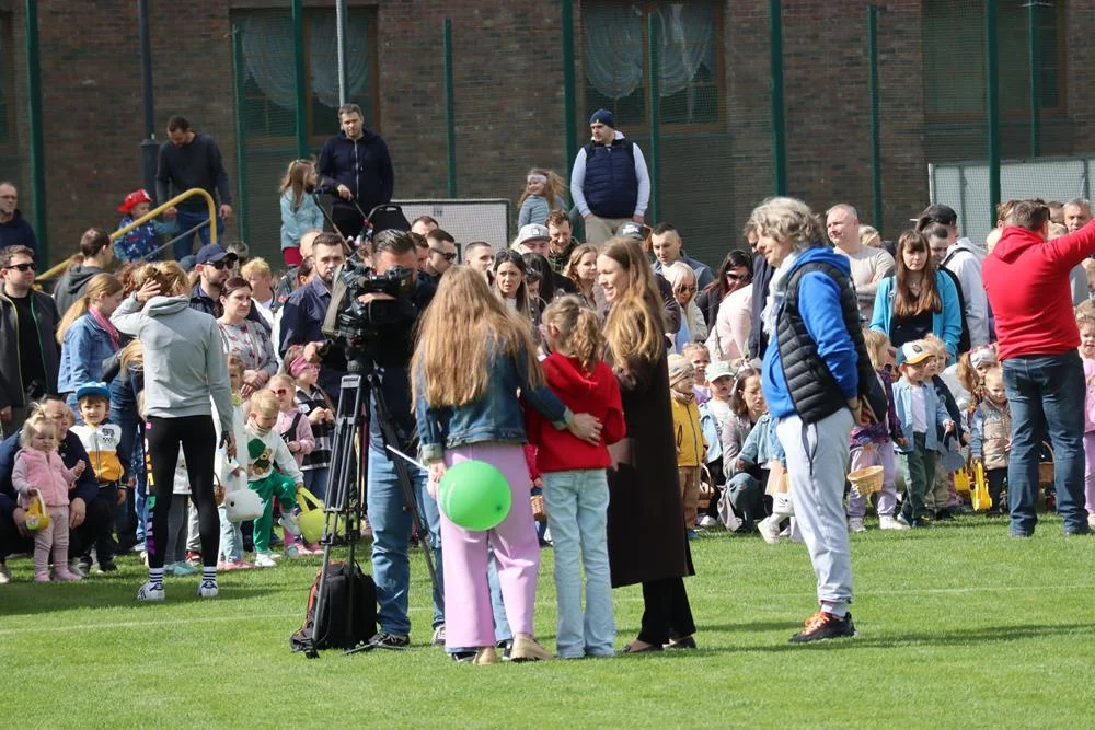 Wielkanocne zbieranie jajek na stadionie MOSiR / fot. MOSiR Piekary Śląskie