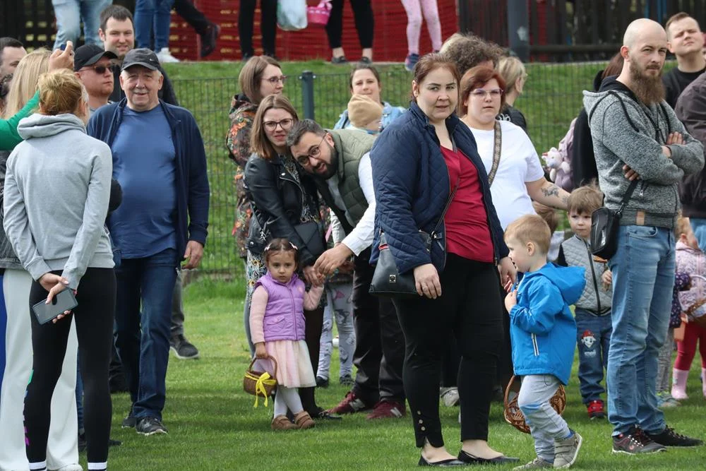 Wielkanocne zbieranie jajek na stadionie MOSiR / fot. MOSiR Piekary Śląskie