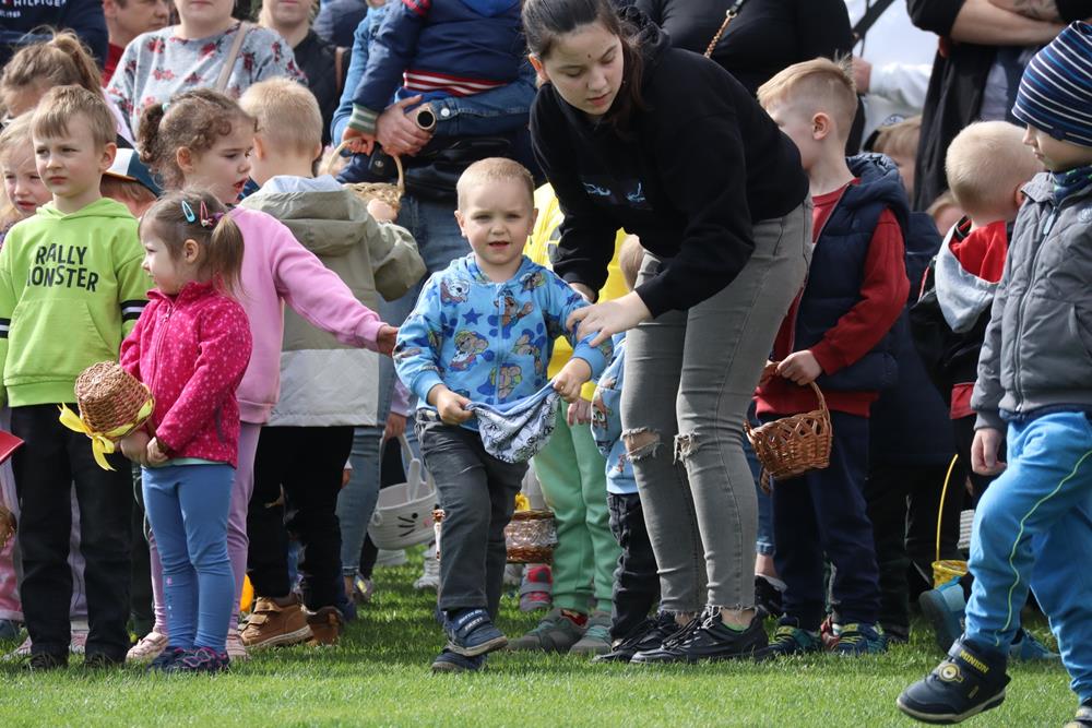 Wielkanocne zbieranie jajek na stadionie MOSiR / fot. MOSiR Piekary Śląskie