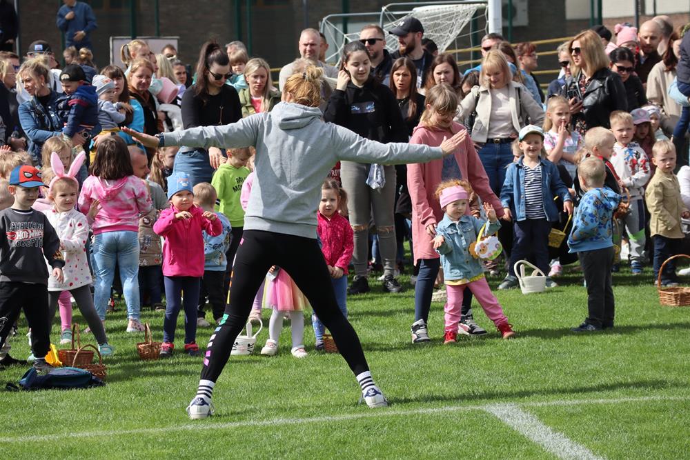 Wielkanocne zbieranie jajek na stadionie MOSiR / fot. MOSiR Piekary Śląskie