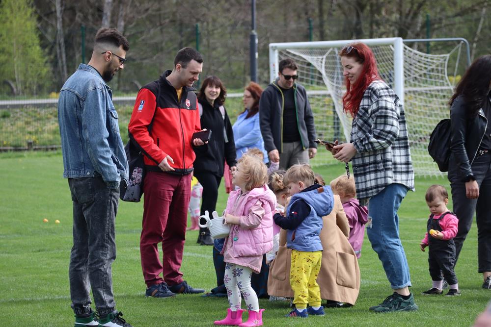 Wielkanocne zbieranie jajek na stadionie MOSiR / fot. MOSiR Piekary Śląskie