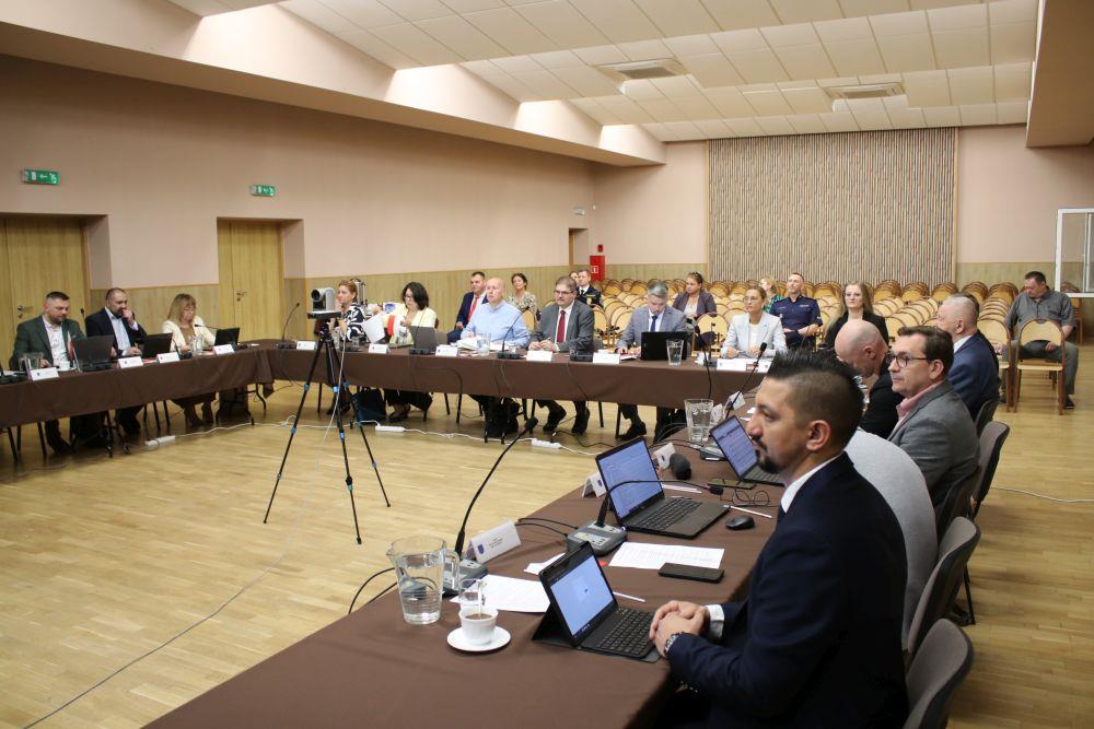 Nowe programy zdrowotne i raport o bezpieczeństwie po XVI sesji Rady Miasta