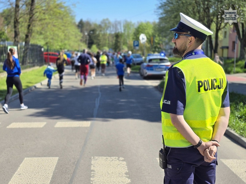 Piekarscy policjanci wsparli Bieg Świadomości Autyzmu
