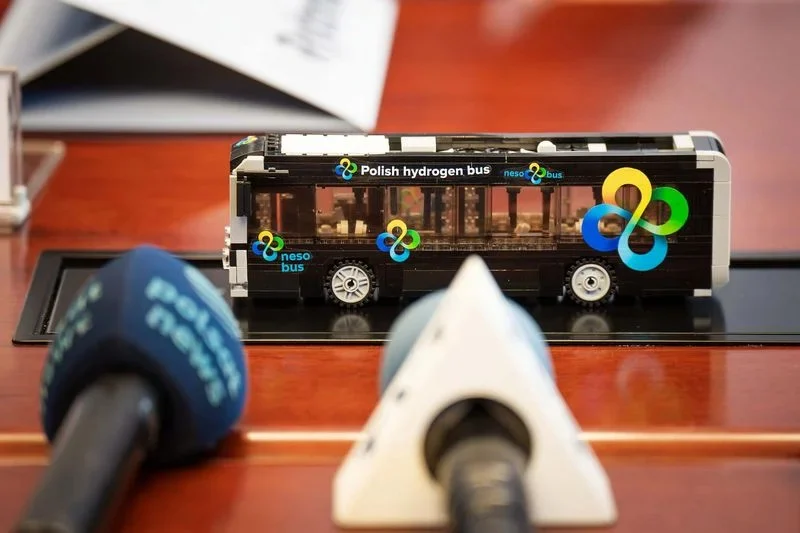 Rybnik liderem w wdrażaniu transportu wodorowego – kolejne autobusy na ulicach