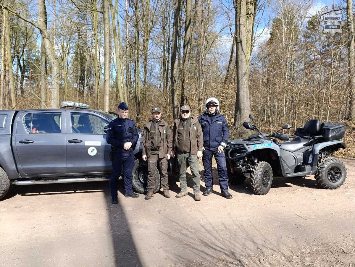 Quadami i motocyklami przez las? Policja i straż leśna reagują na wykroczenia