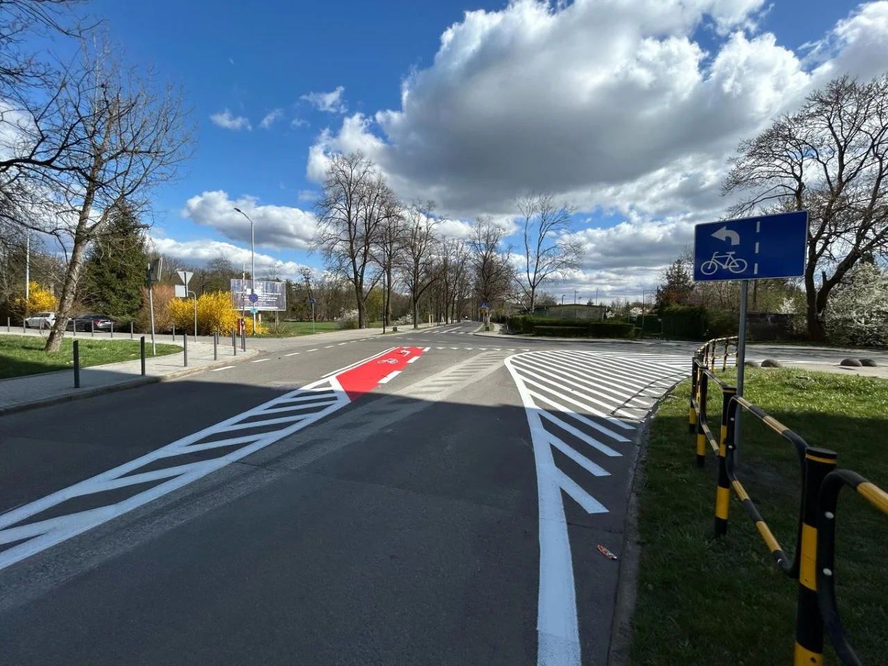 Nowe udogodnienie dla rowerzystów na ul. Akademickiej – ruszaj wygodniej i bezpieczniej