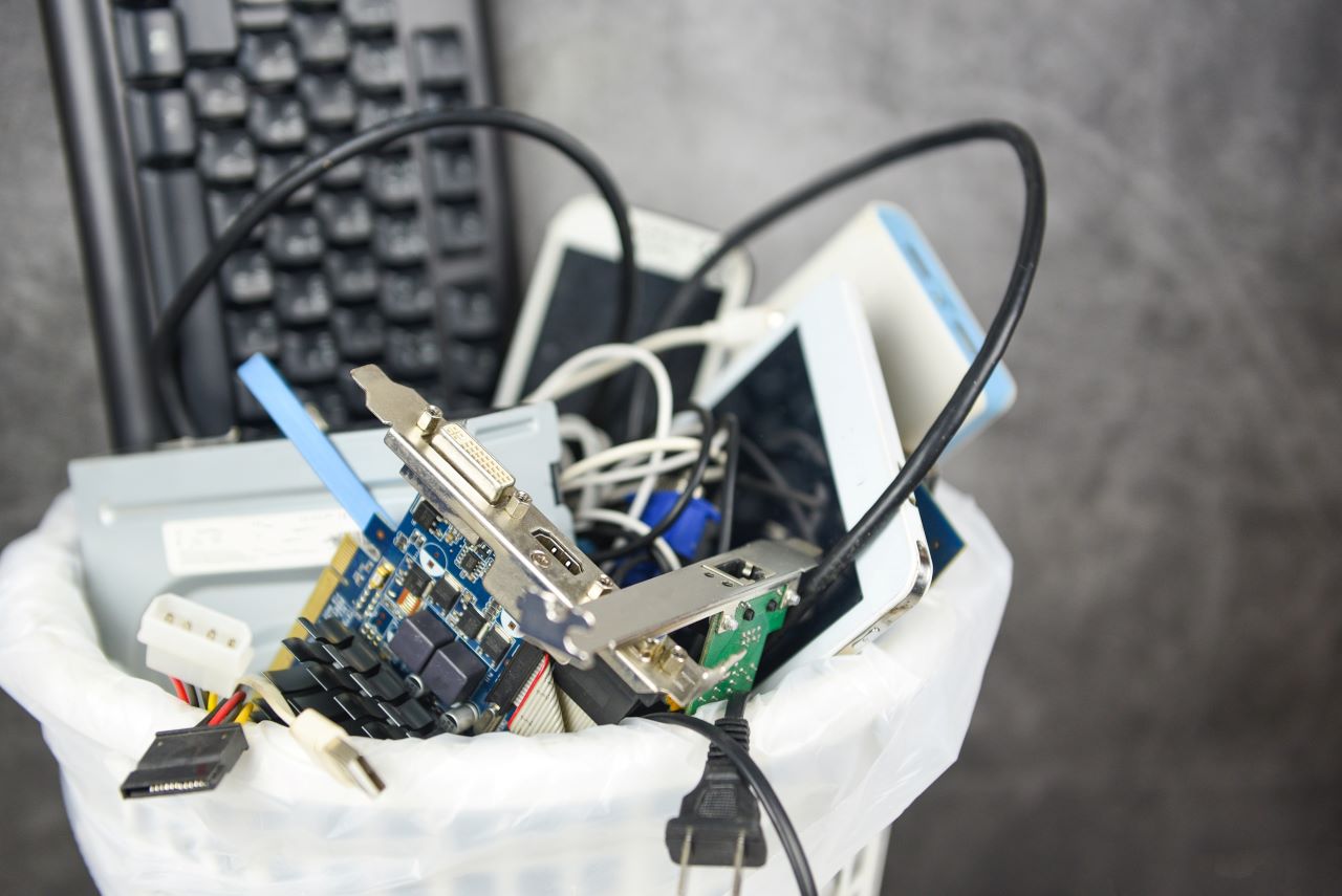 Mobilne zbiórki elektrośmieci: najbliższe w dzielnicy Wojska Polskiego i Ligocie Zabrskiej