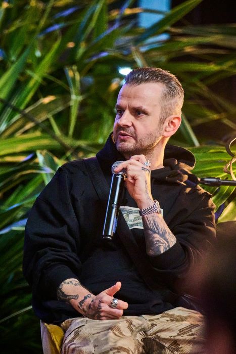 Prof. Andrzej Dragan z Fryderykiem za reżyserię teledysku do „Futuramy" Quebonafide