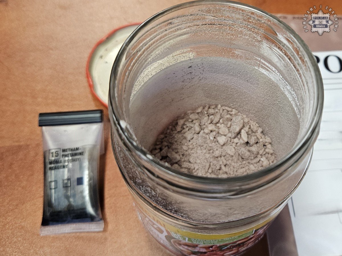 41-letni gliwiczanin przechowywał w mieszkaniu znaczną ilość substancji odurzających