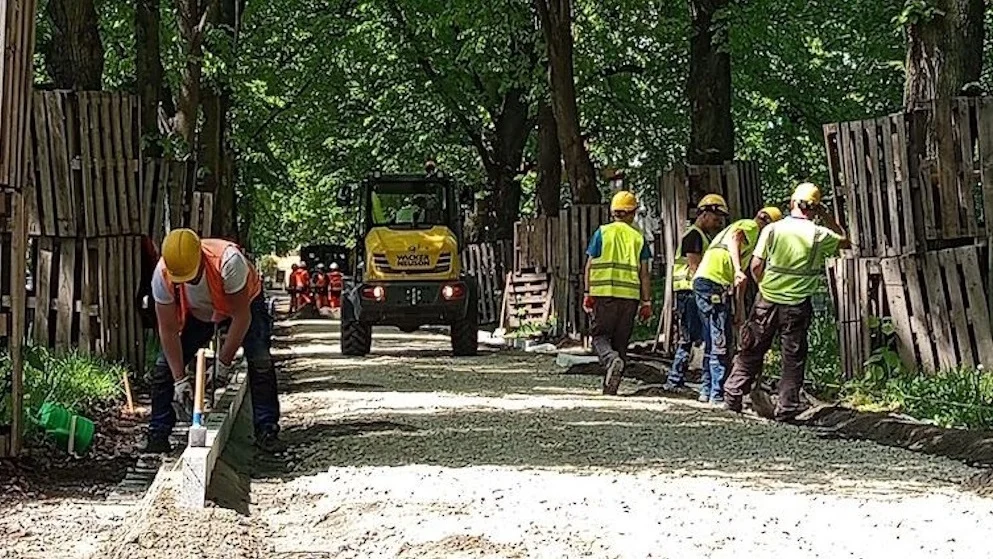Przebudowa alei przy ulicy Mickiewicza – intensywne prace, zgodnie z harmonogramem