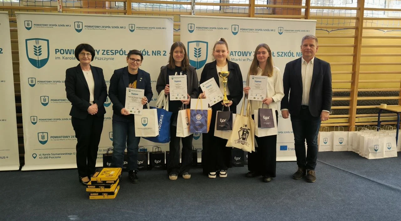 Geodetki z ZST najlepsze w IX Konkursie Wojewódzkim "Geodezja z Pasją"