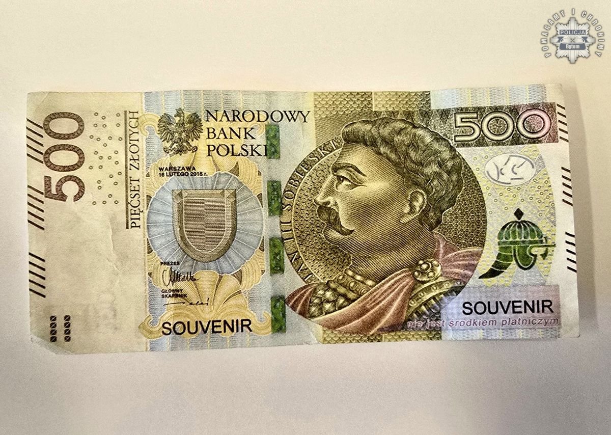 18-latek zapłacił banknotem imitującym 500 zł. Teraz odpowie za oszustwo