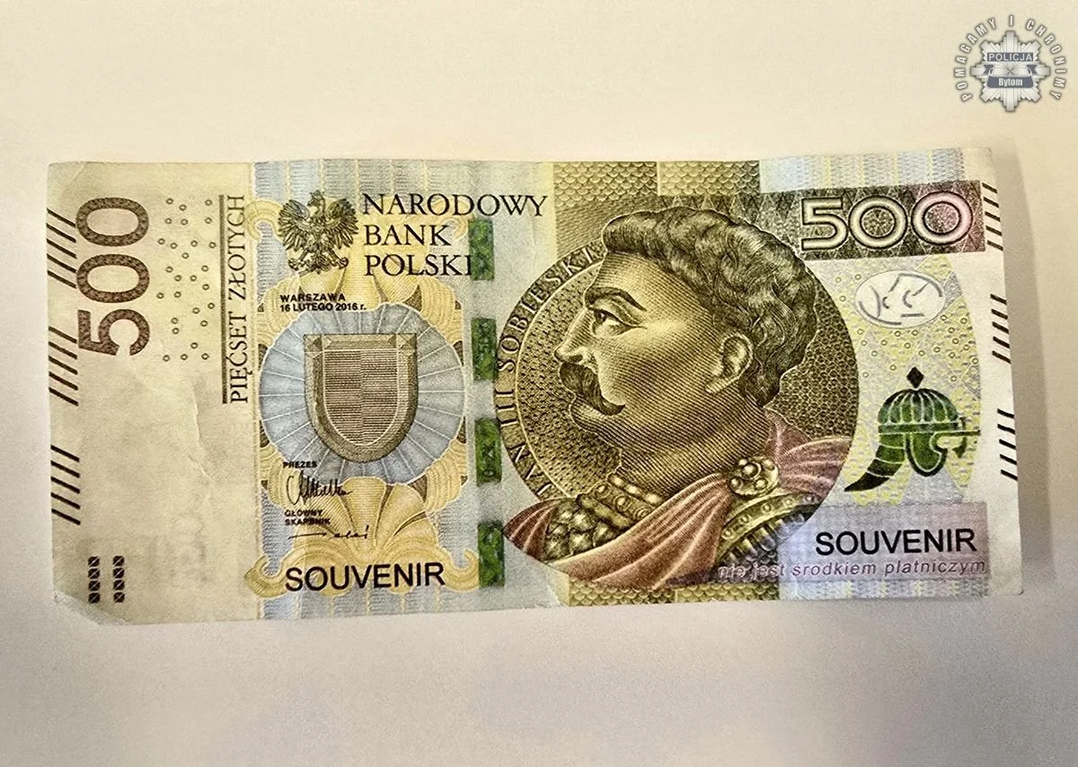 18-latek zapłacił banknotem imitującym 500 zł. Teraz odpowie za oszustwo